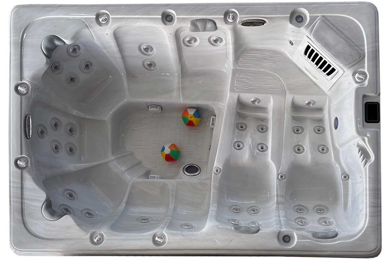 Dynasty 11' Family Island Oasis DL — top-down view of the nine-seat family spa, shown lengthwise